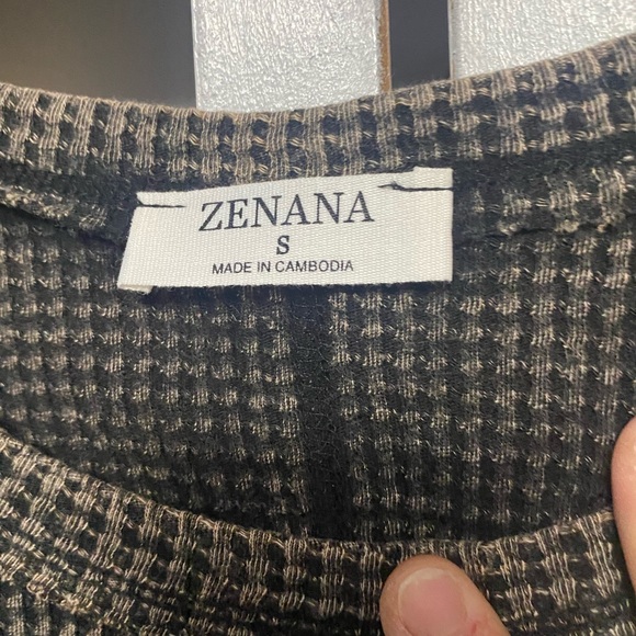 Top - Picture 4 of 5